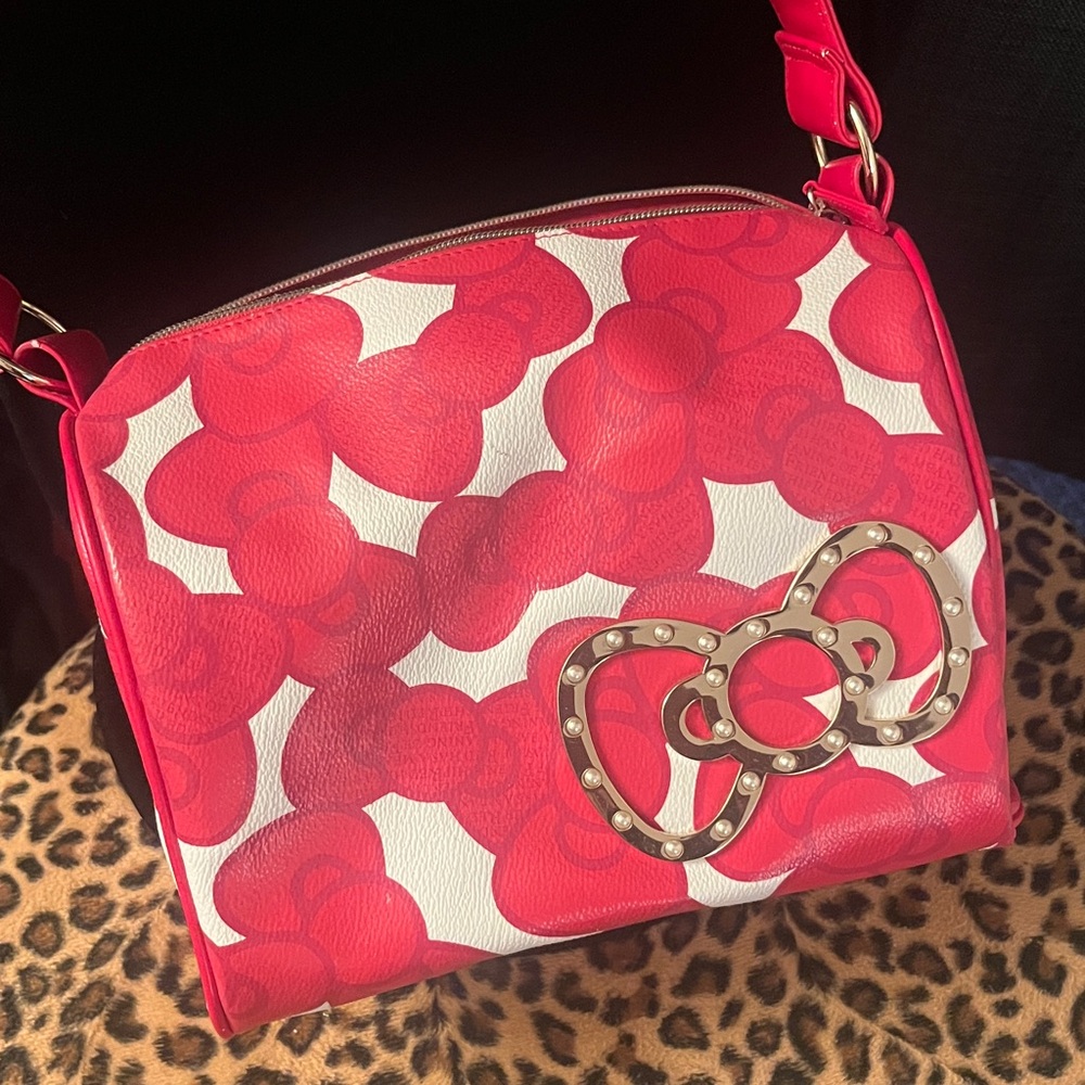 Hello Kitty 35th anniversary bag ❤️
